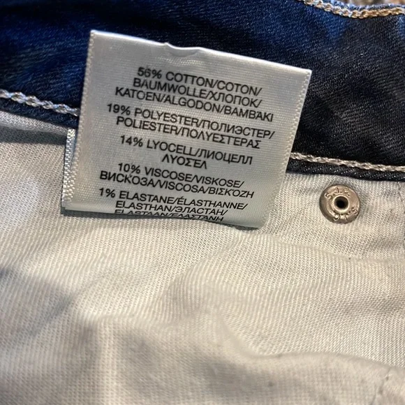 Silver Jeans ~ Suki Capri - Picture 5 of 5